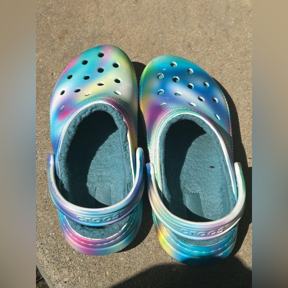 Fleece lined tie dyed crocs size women’s 7 men’s 5 - Picture 5 of 7